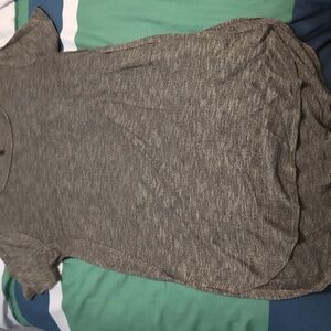Mudd, S dark green high/low cut shirt